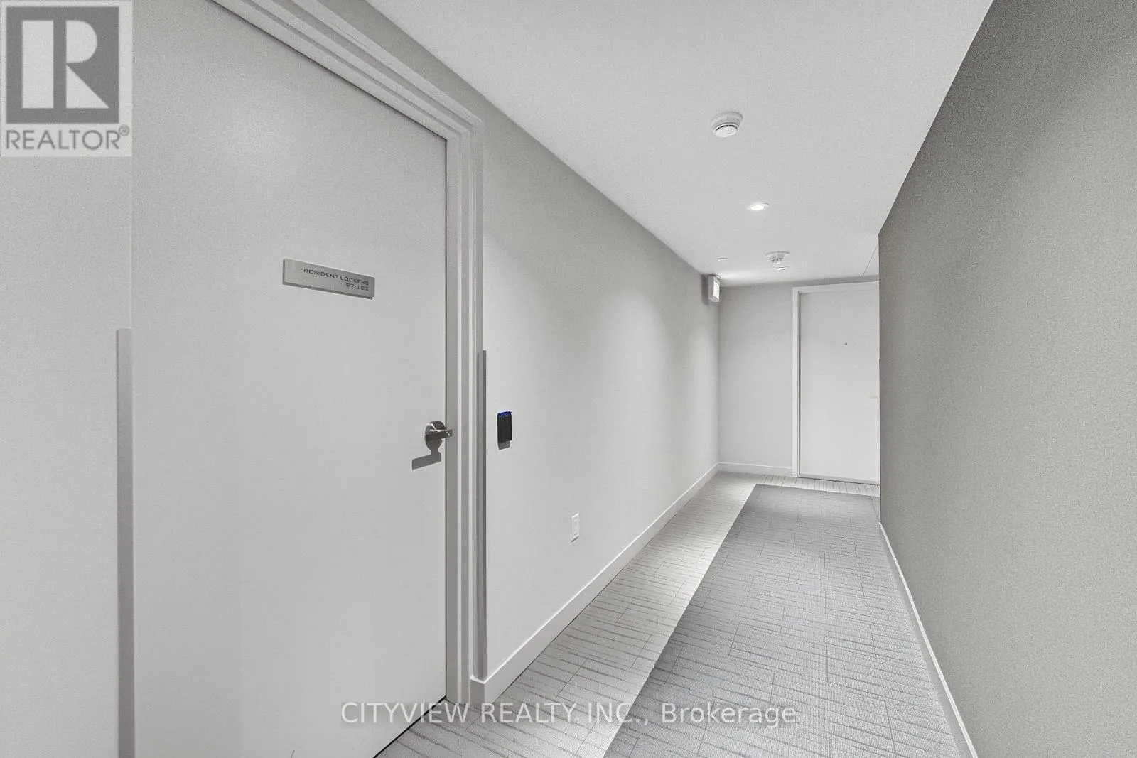 212 - 3883 QUARTZ ROAD