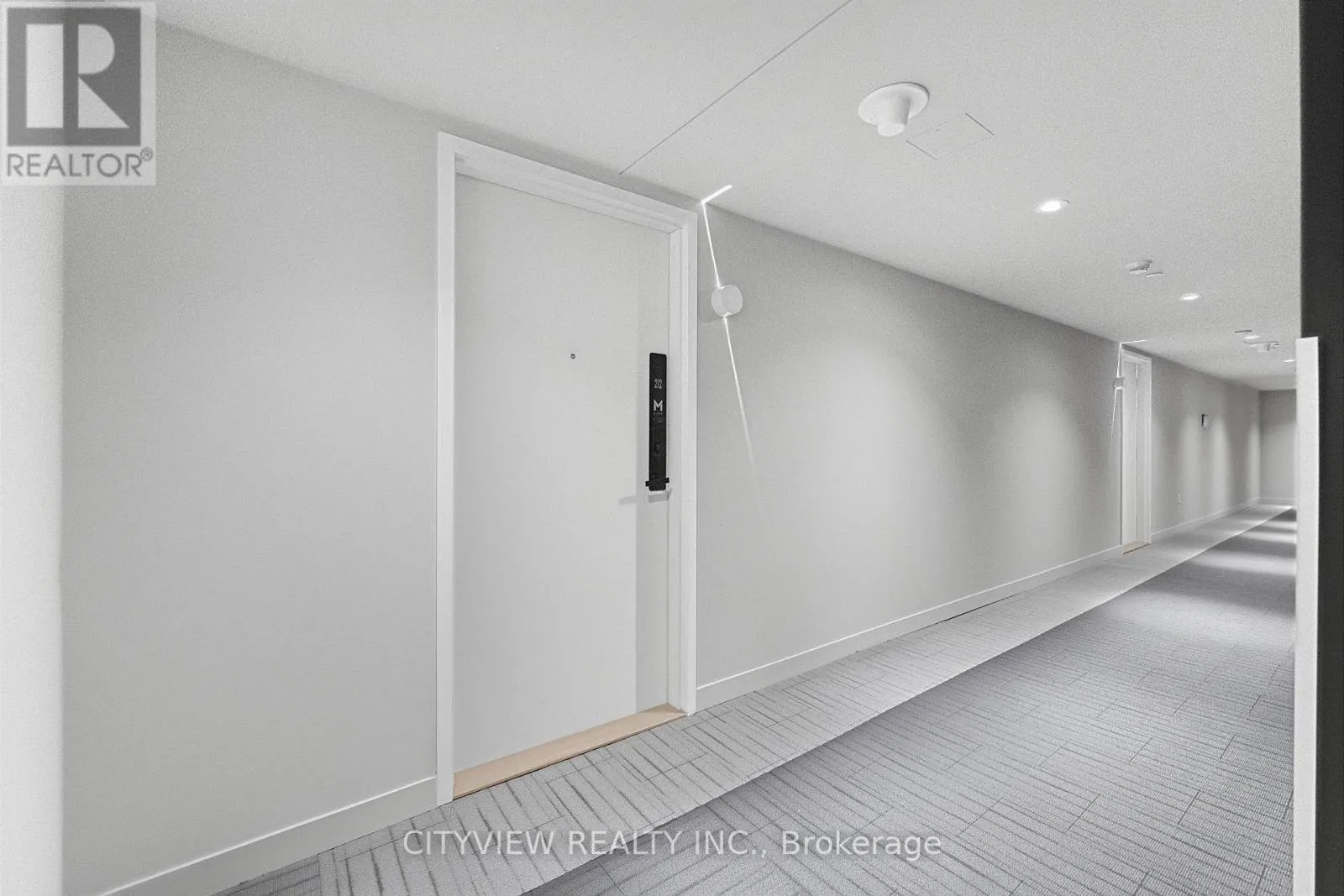 212 - 3883 QUARTZ ROAD
