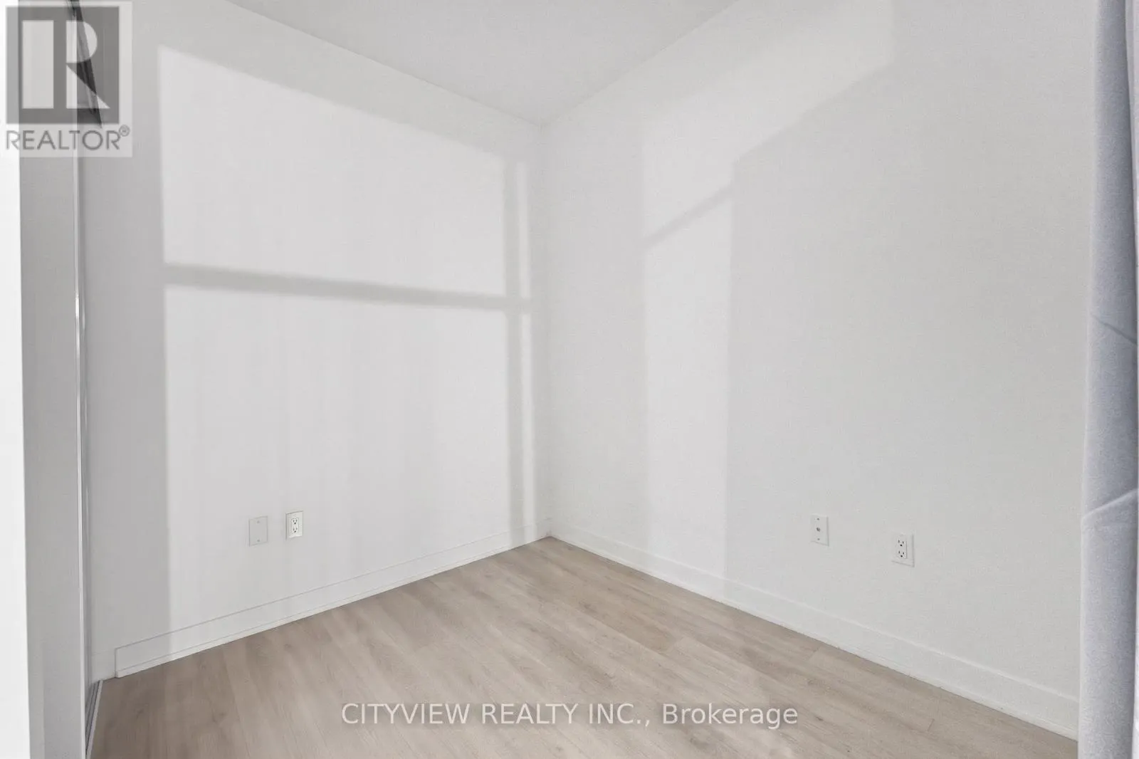 212 - 3883 QUARTZ ROAD