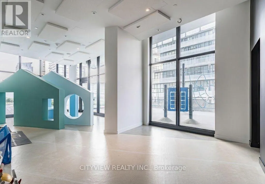 212 - 3883 QUARTZ ROAD
