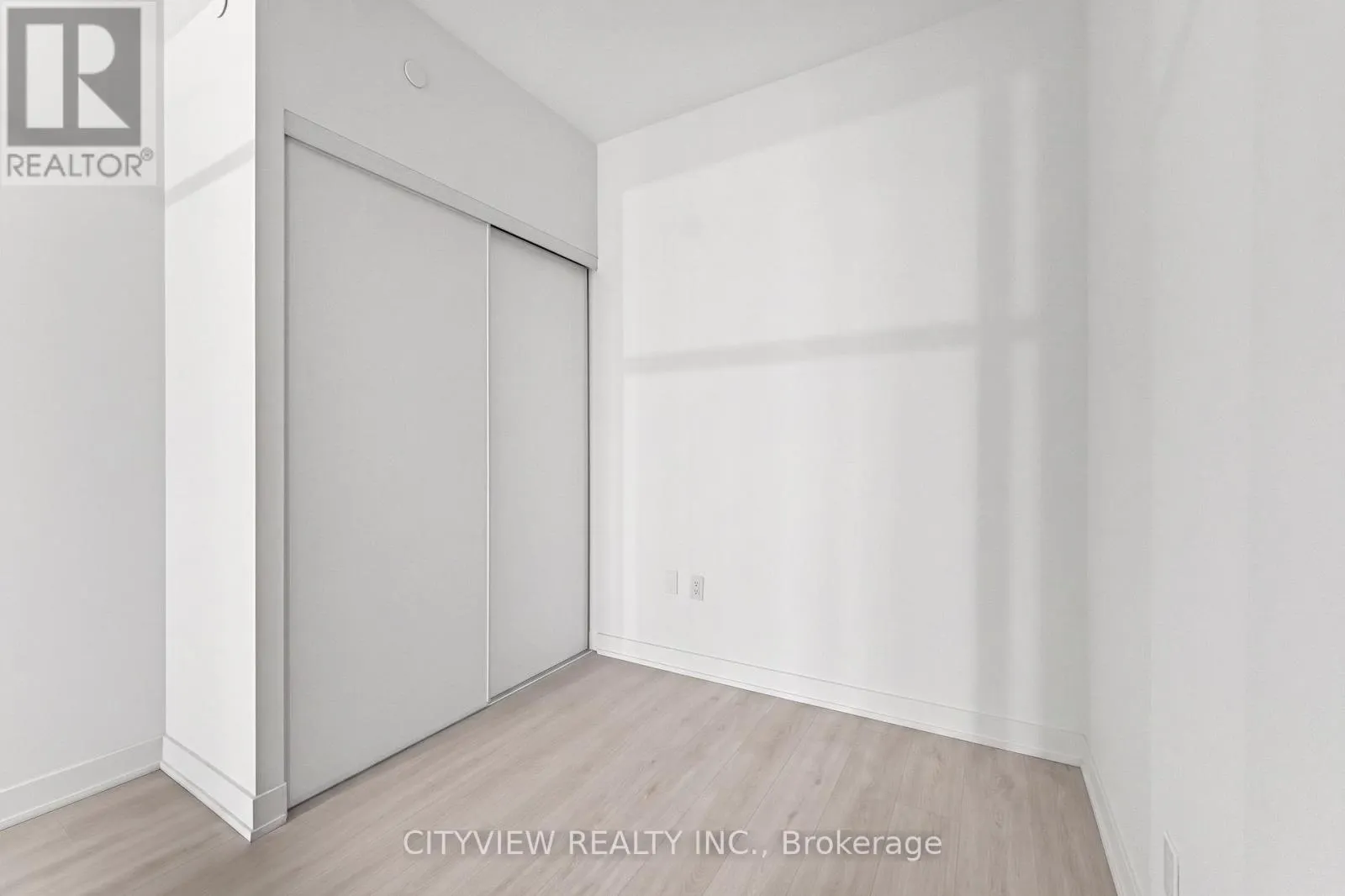 212 - 3883 QUARTZ ROAD