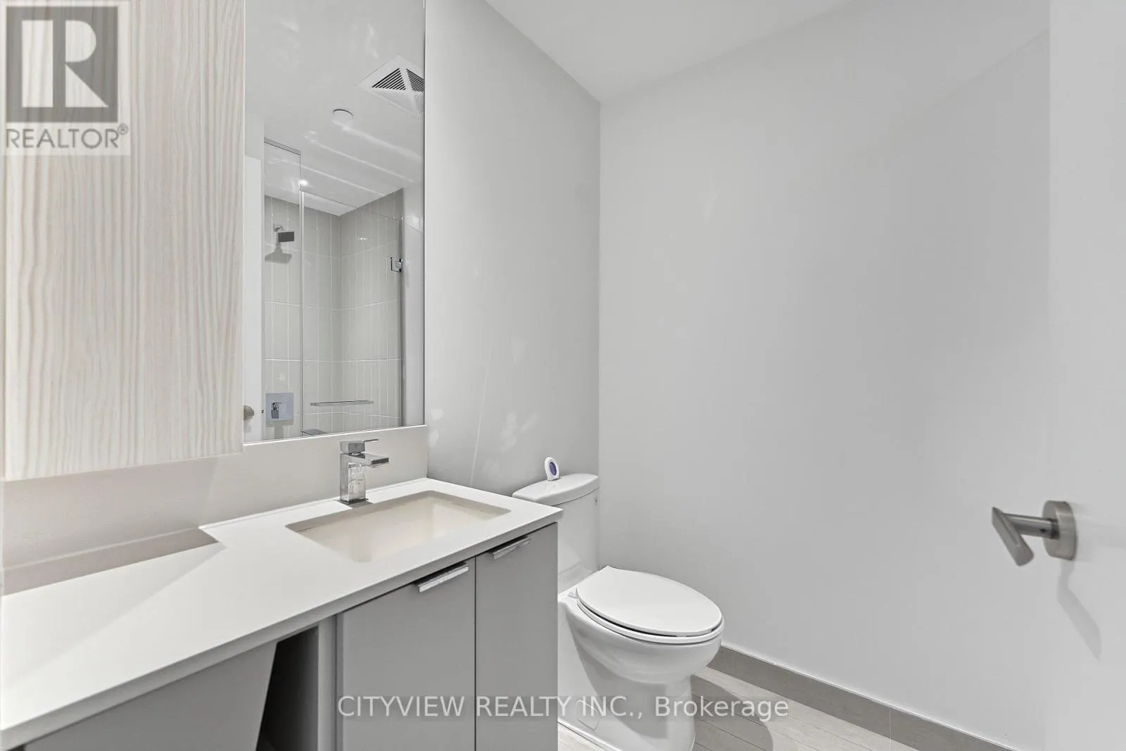 212 - 3883 QUARTZ ROAD