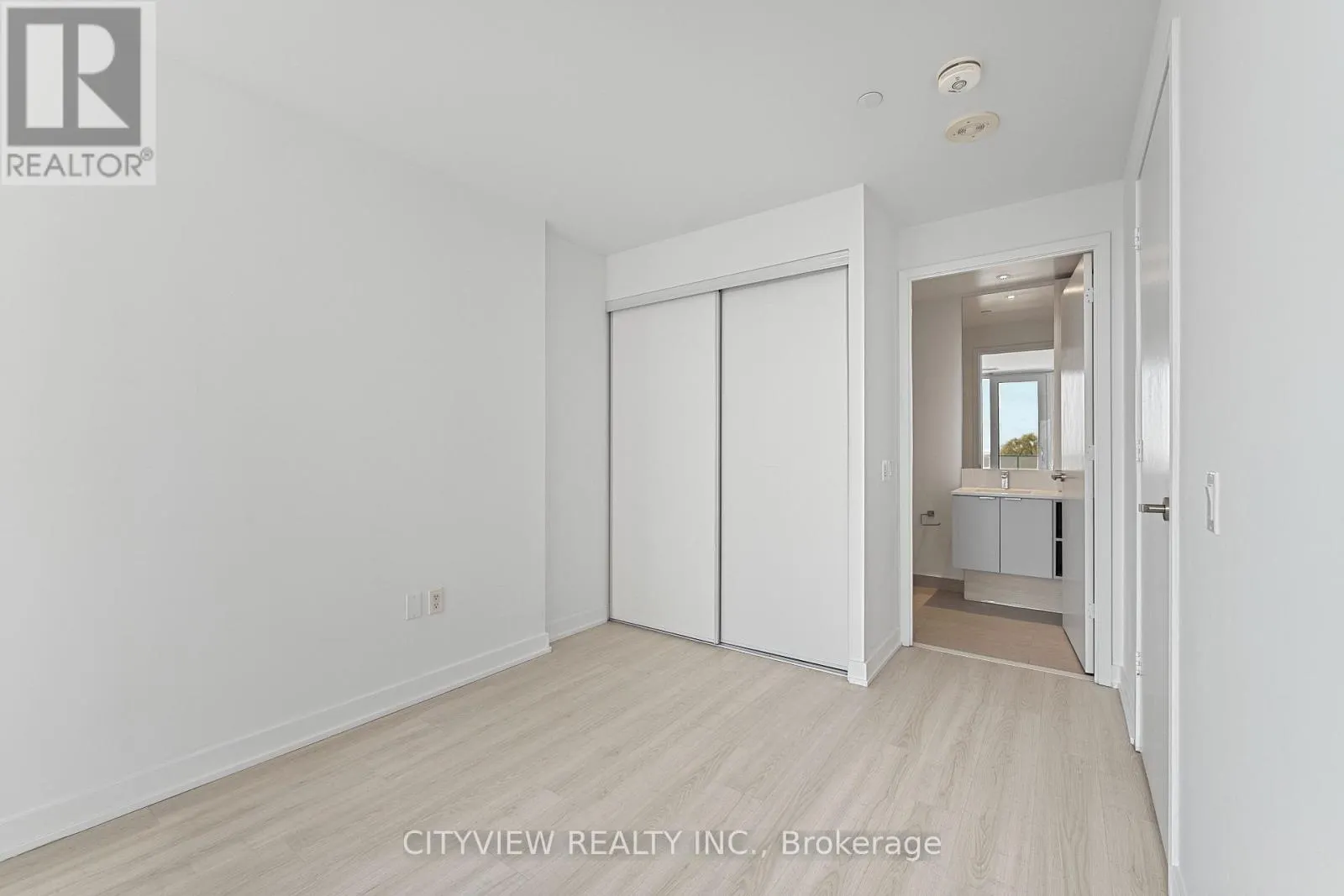 212 - 3883 QUARTZ ROAD