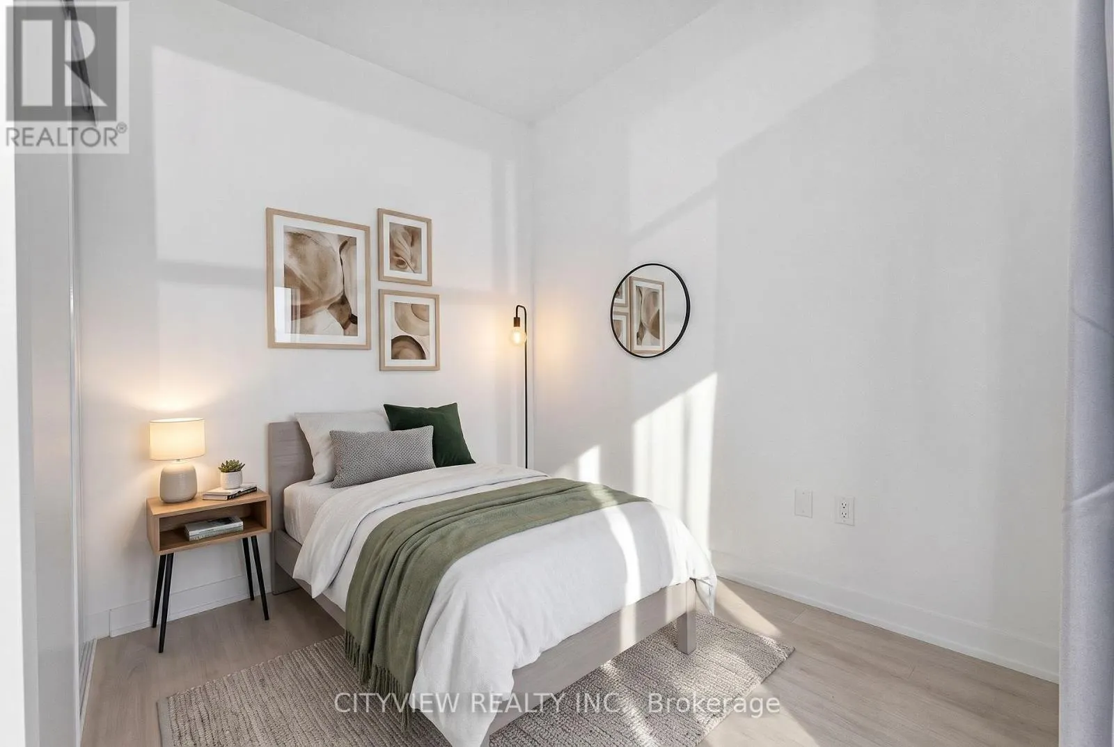212 - 3883 QUARTZ ROAD