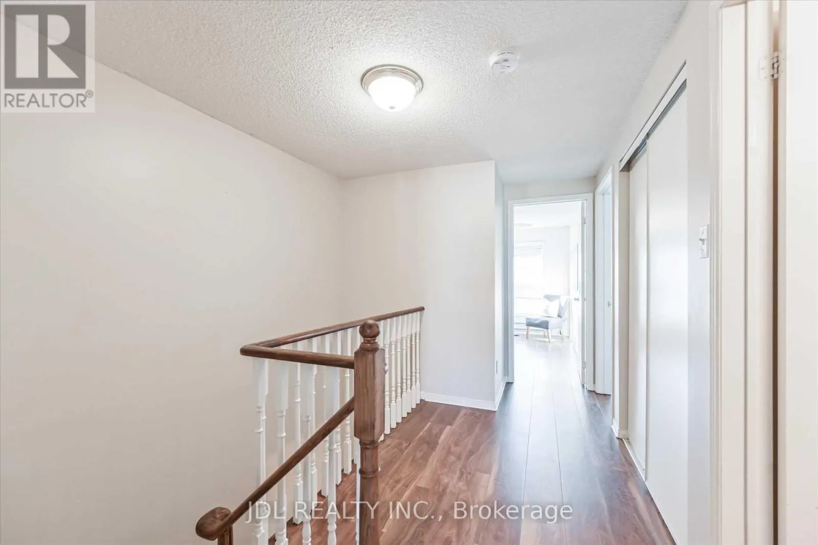 4 - 1500 REEVES GATE