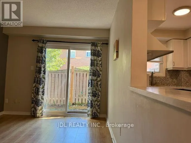 4 - 1500 REEVES GATE