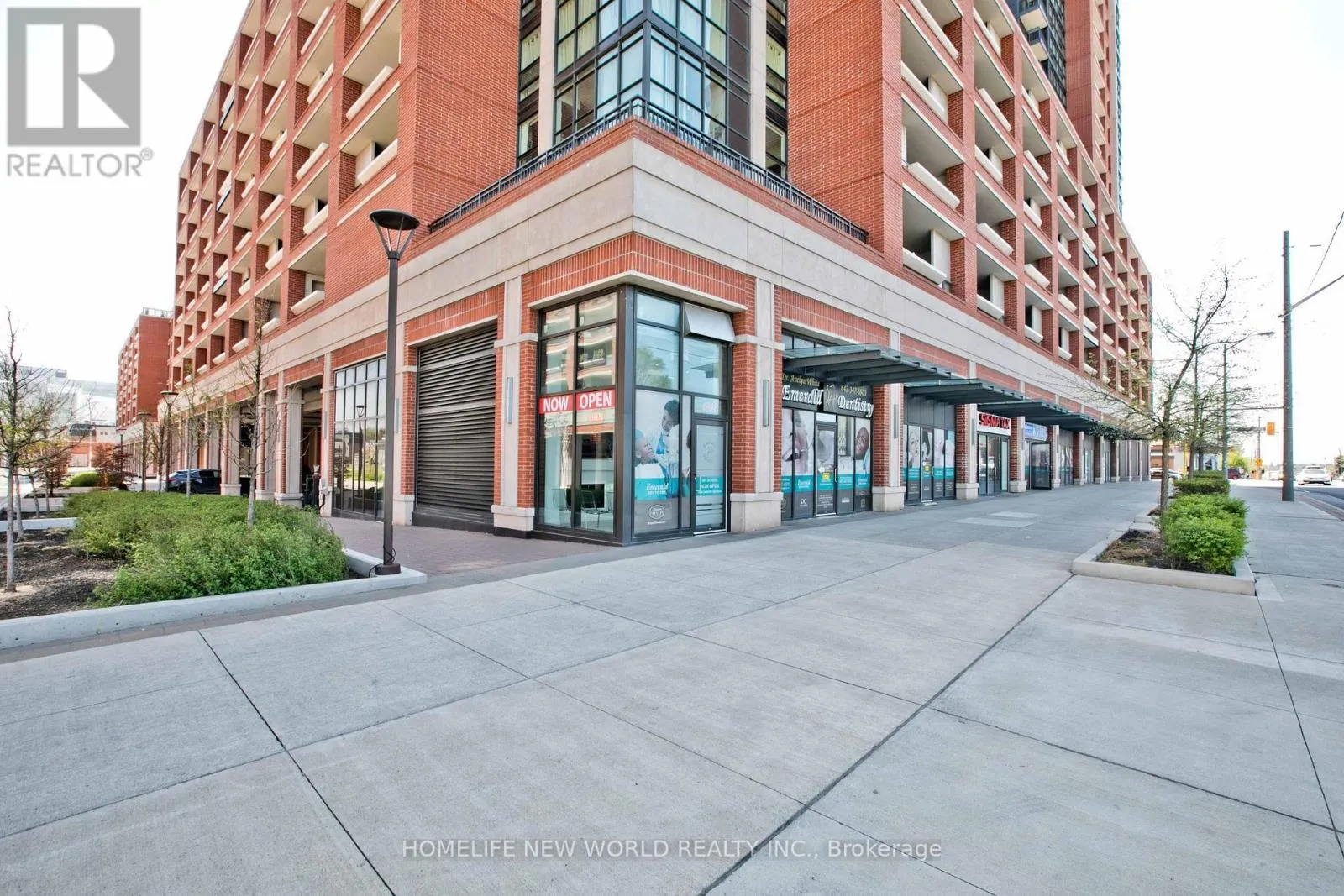 836 - 830 LAWRENCE AVENUE W