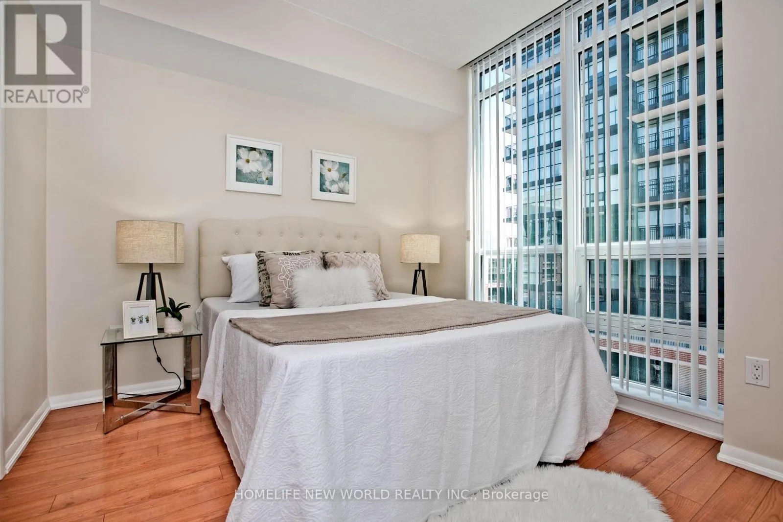 836 - 830 LAWRENCE AVENUE W