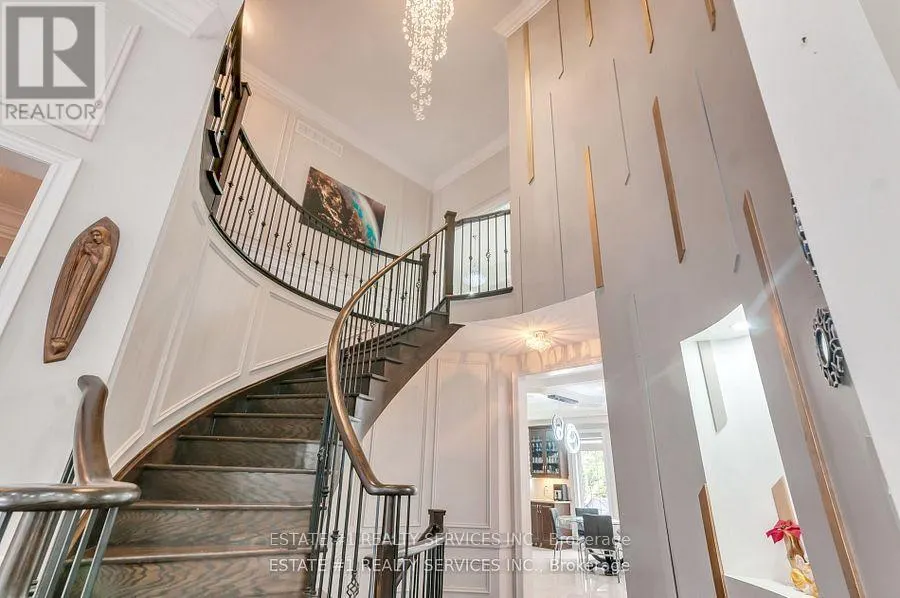 7 ASTRANIA WAY