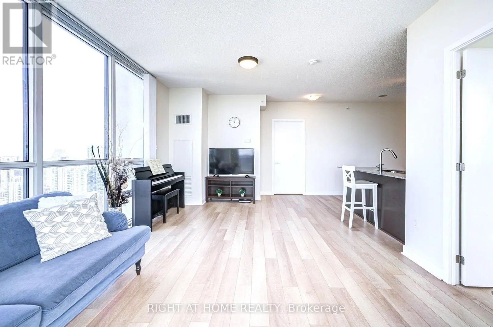 4307 - 3975 GRAND PARK DRIVE