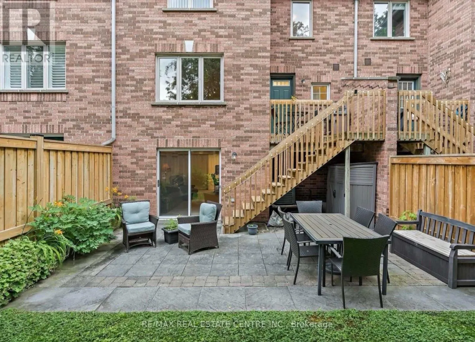 11 - 76 RIVER DRIVE
