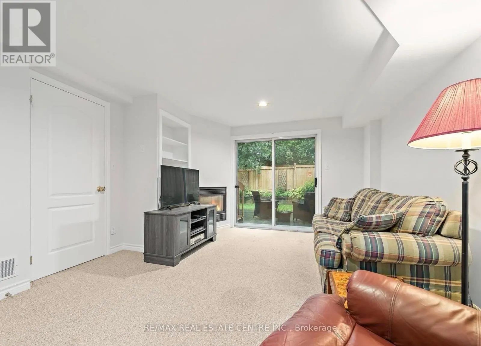 11 - 76 RIVER DRIVE