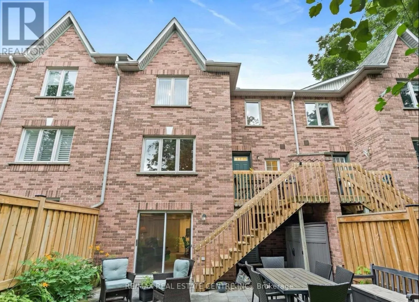 11 - 76 RIVER DRIVE