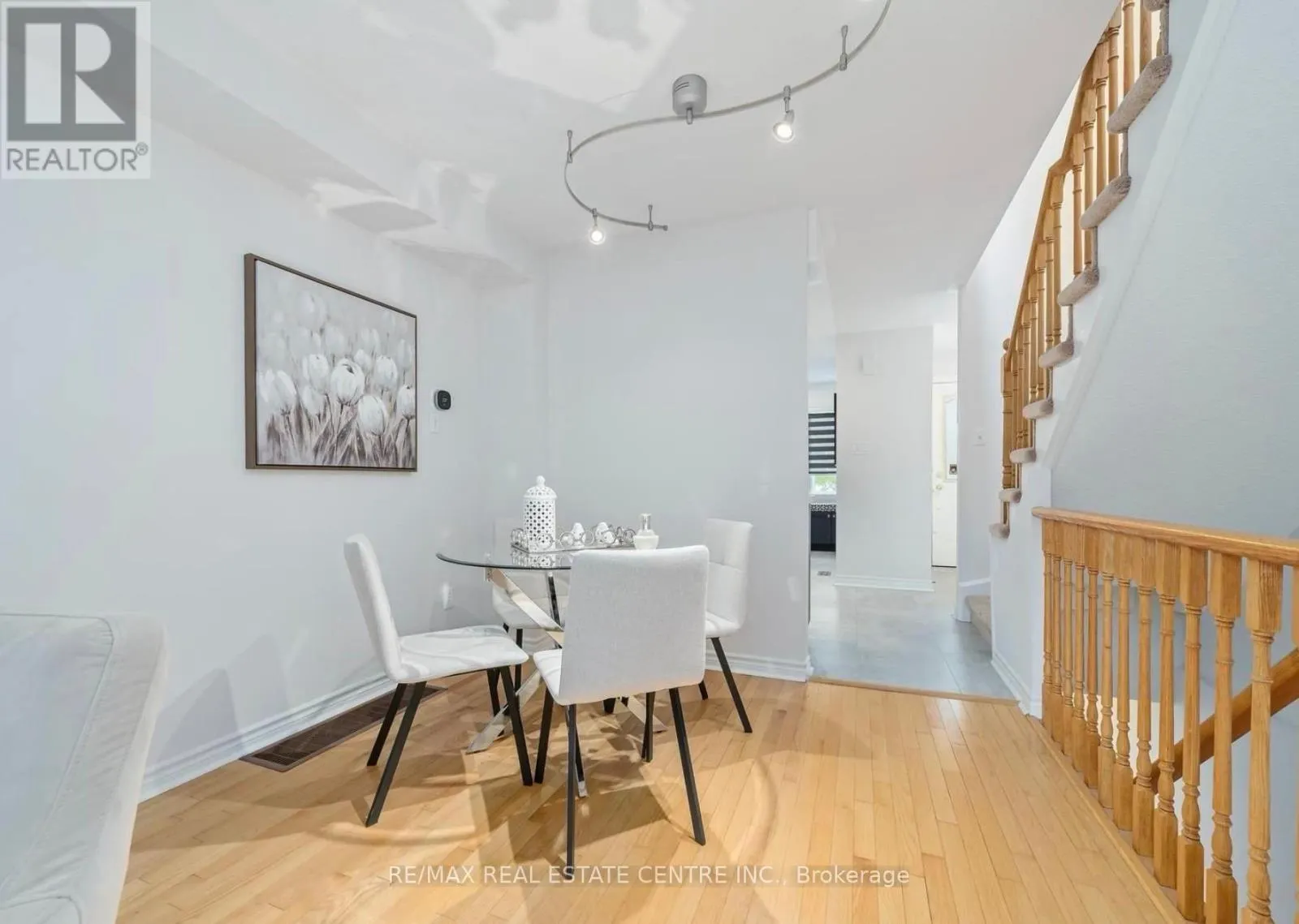 11 - 76 RIVER DRIVE