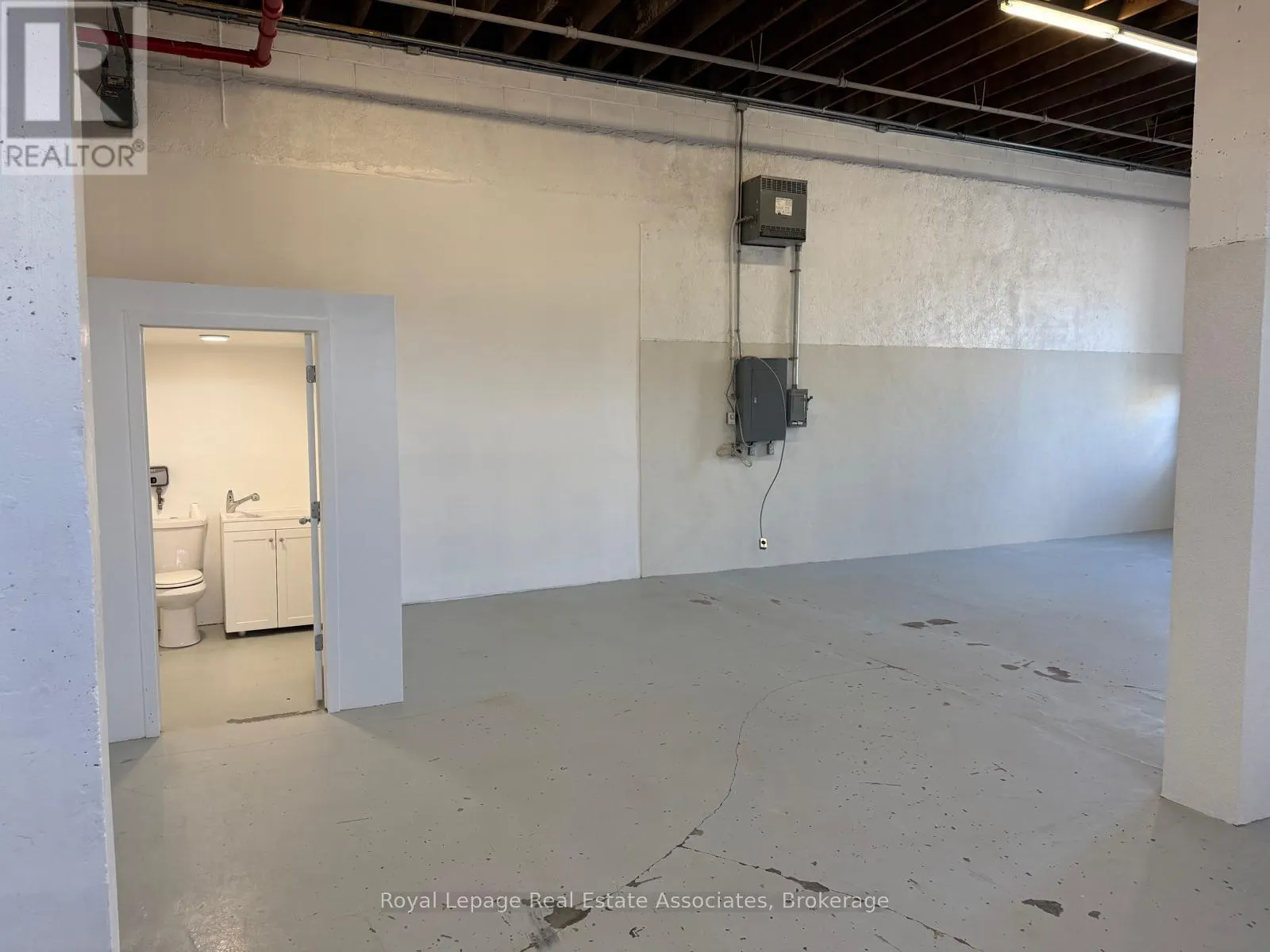 7 - 1299 ST MARY'S AVENUE