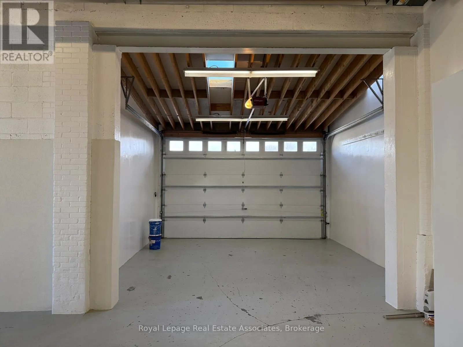 7 - 1299 ST MARY'S AVENUE