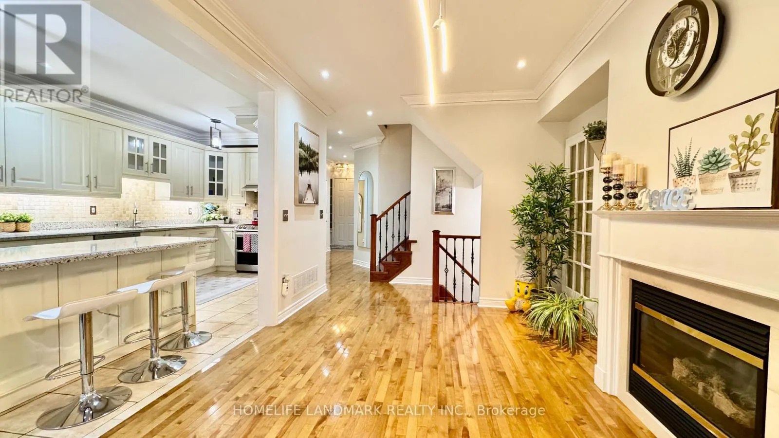 3432 EGLINTON AVENUE W