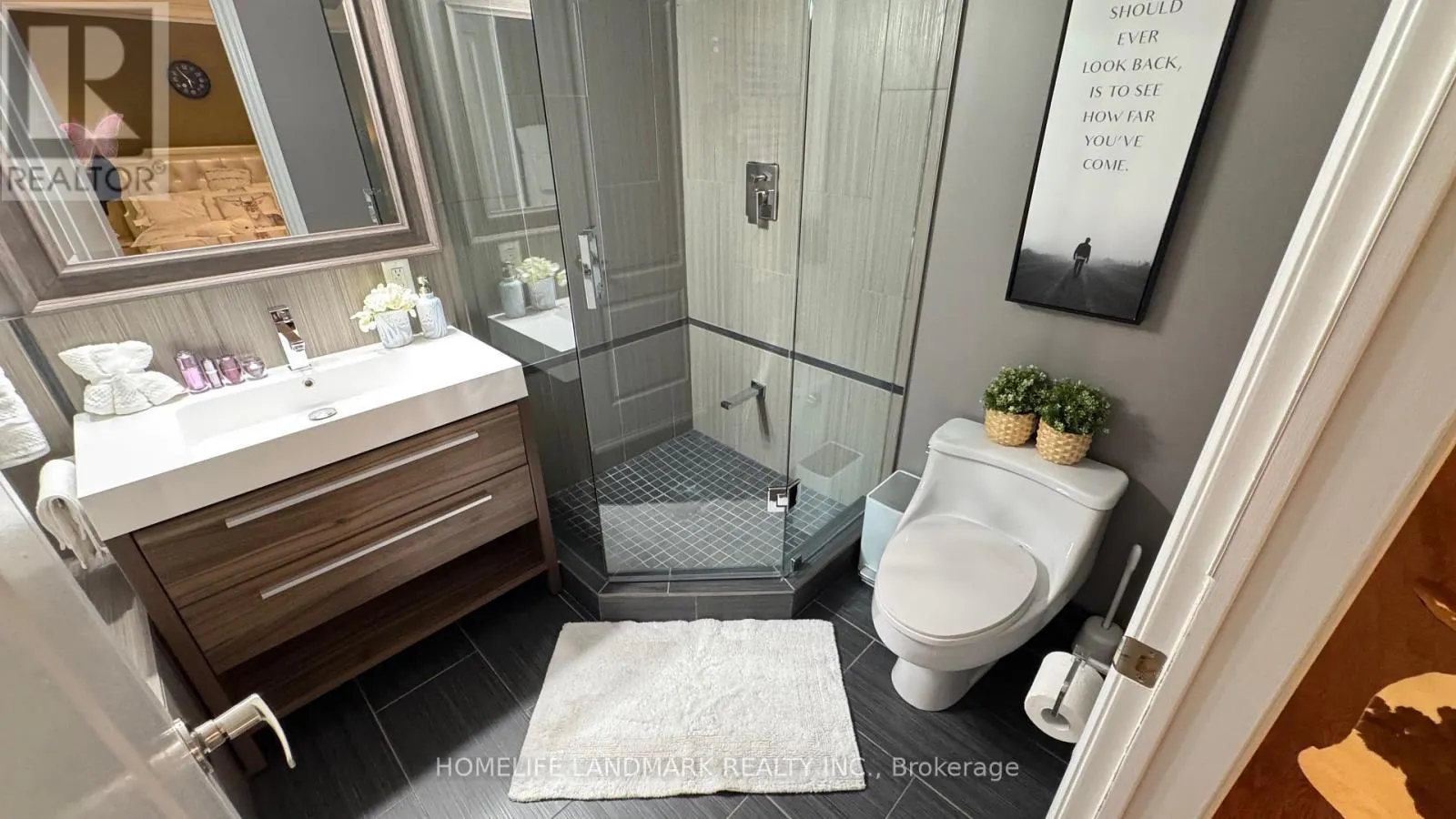 3432 EGLINTON AVENUE W
