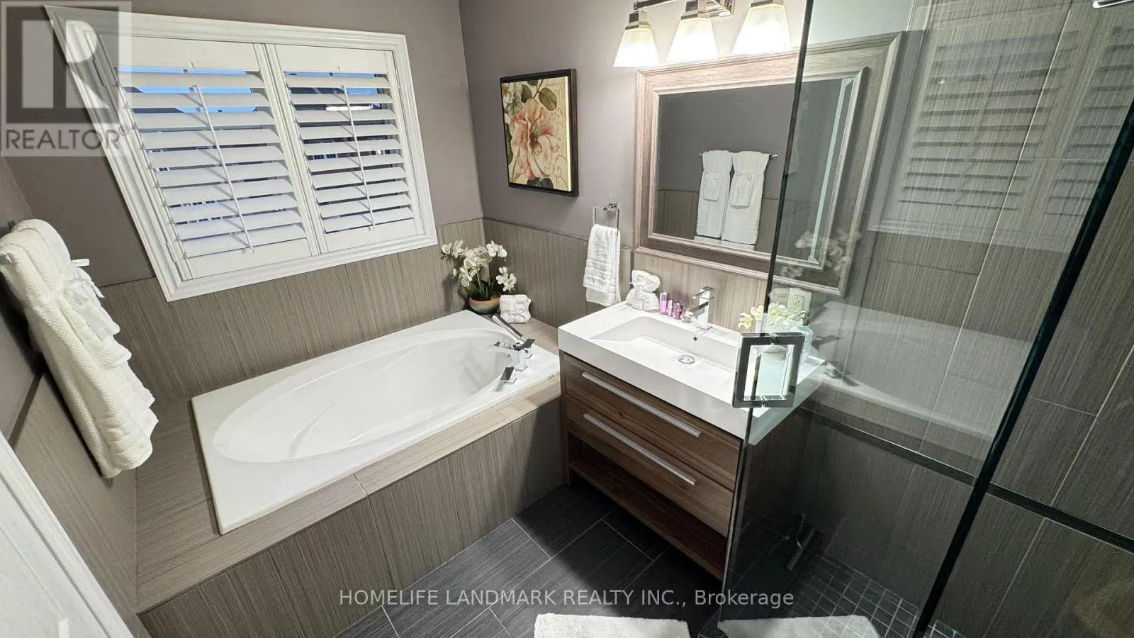 3432 EGLINTON AVENUE W