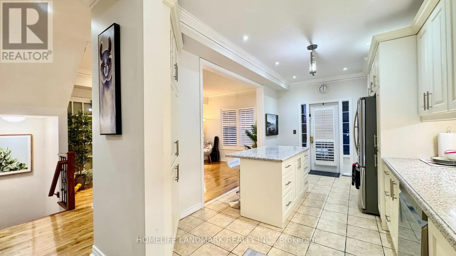 3432 EGLINTON AVENUE W