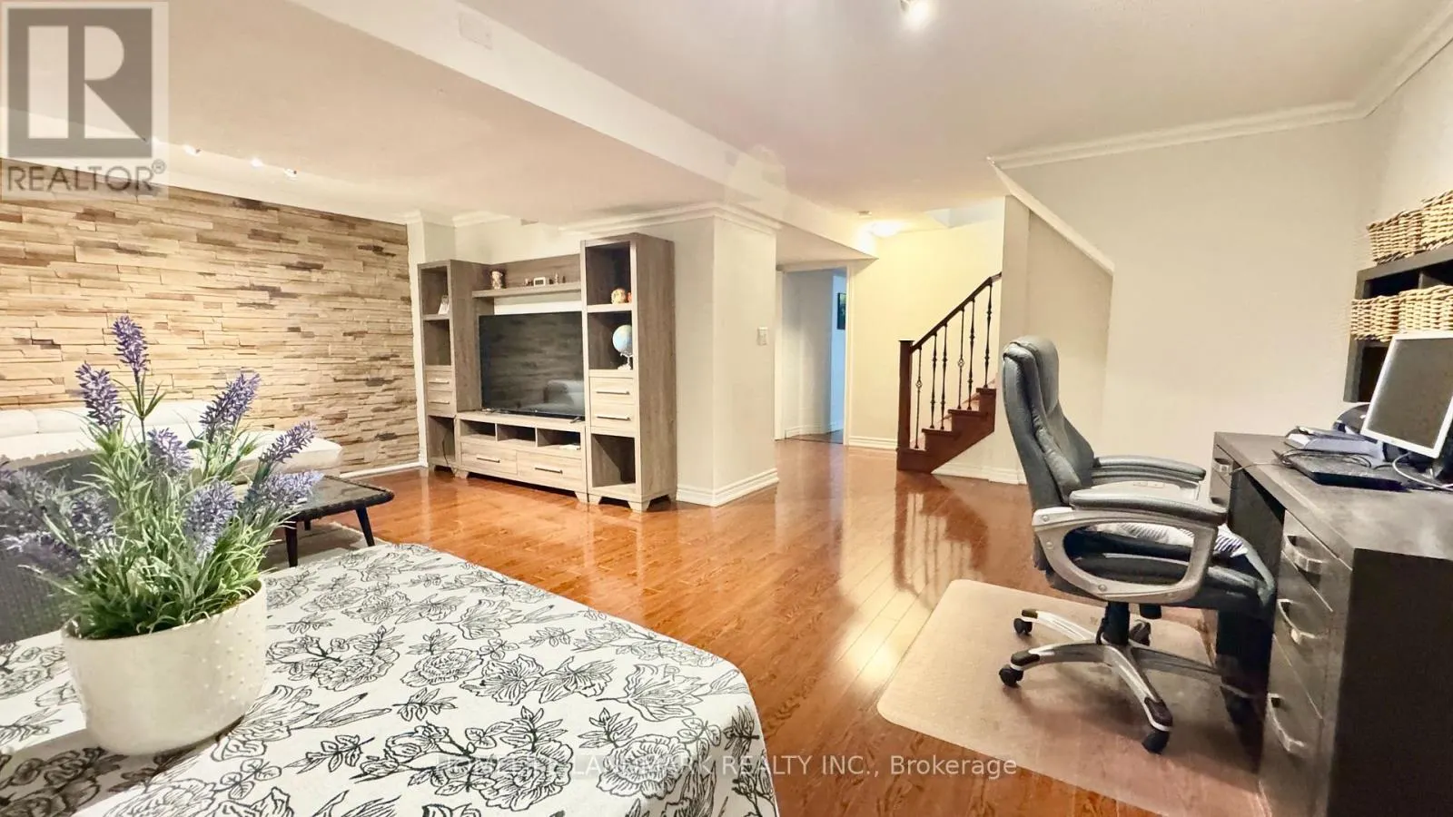 3432 EGLINTON AVENUE W