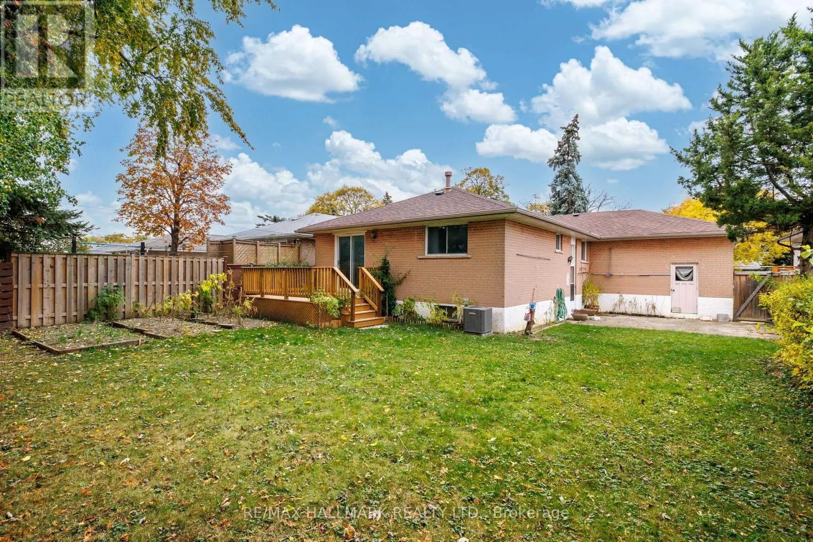 7 MANCROFT CRESCENT