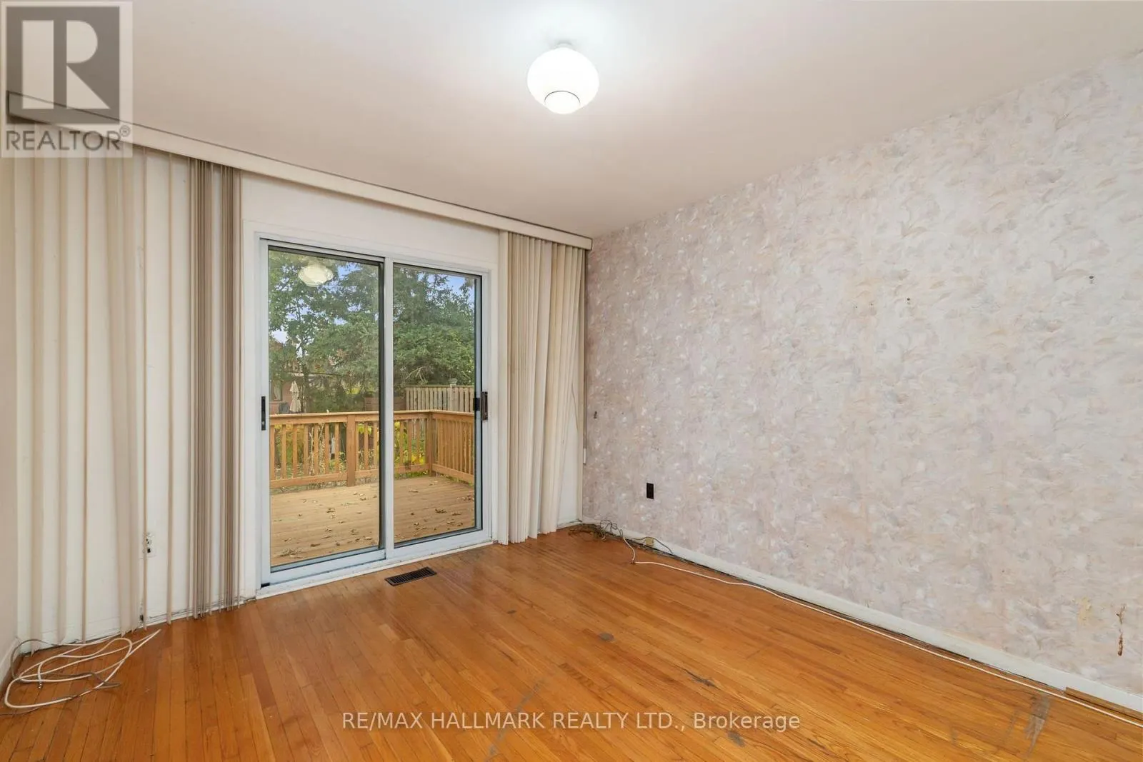 7 MANCROFT CRESCENT