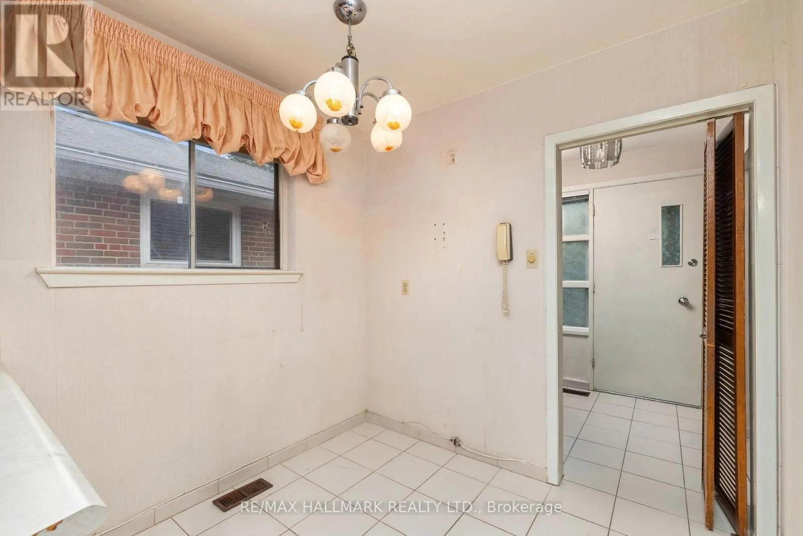 7 MANCROFT CRESCENT
