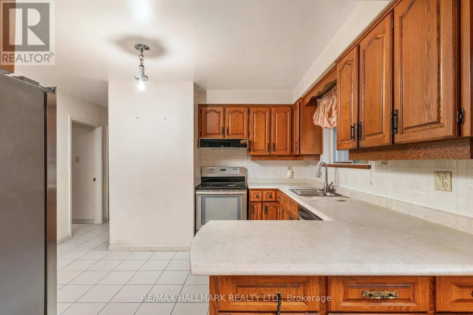 7 MANCROFT CRESCENT
