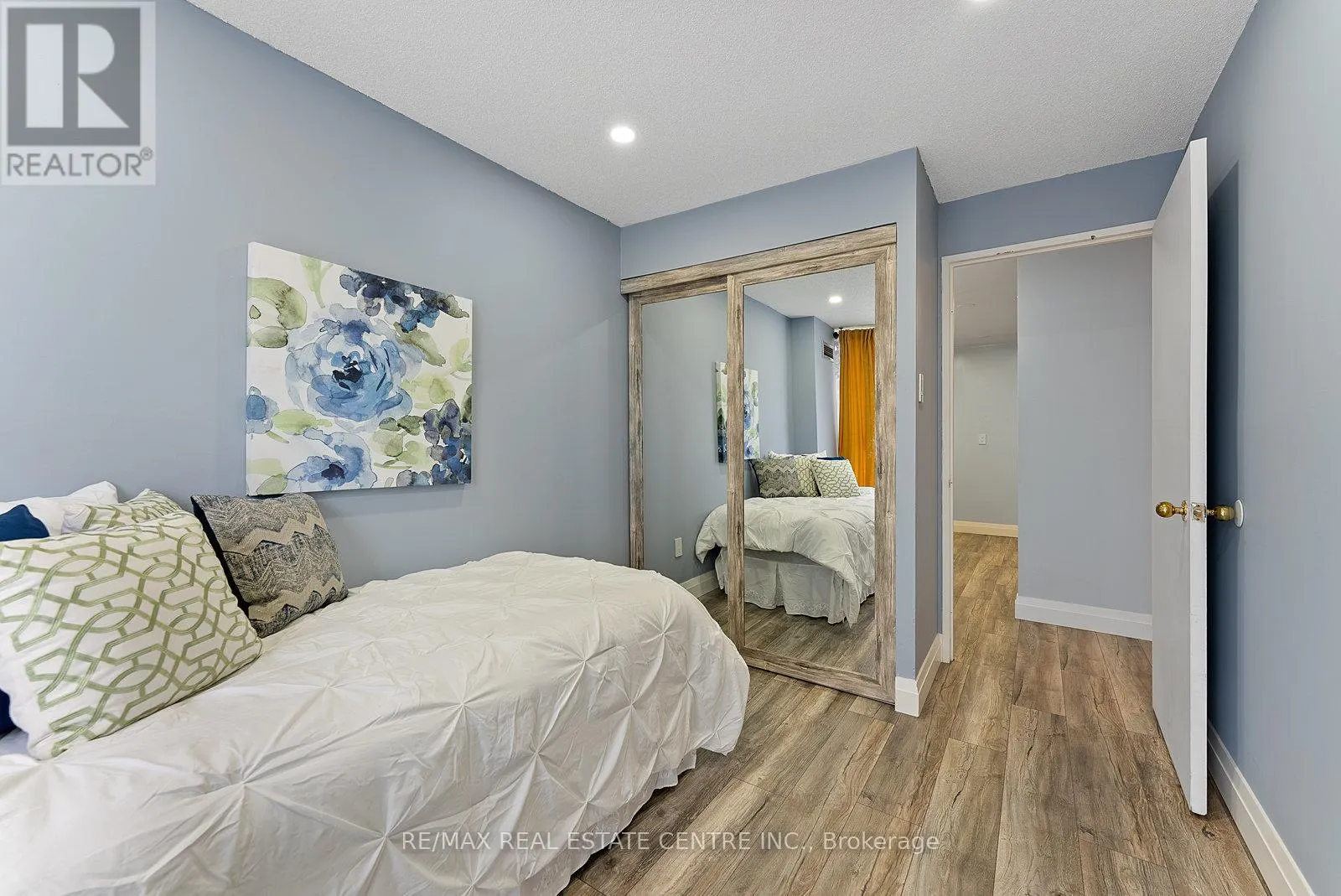 104 - 4205 SHIPP DRIVE