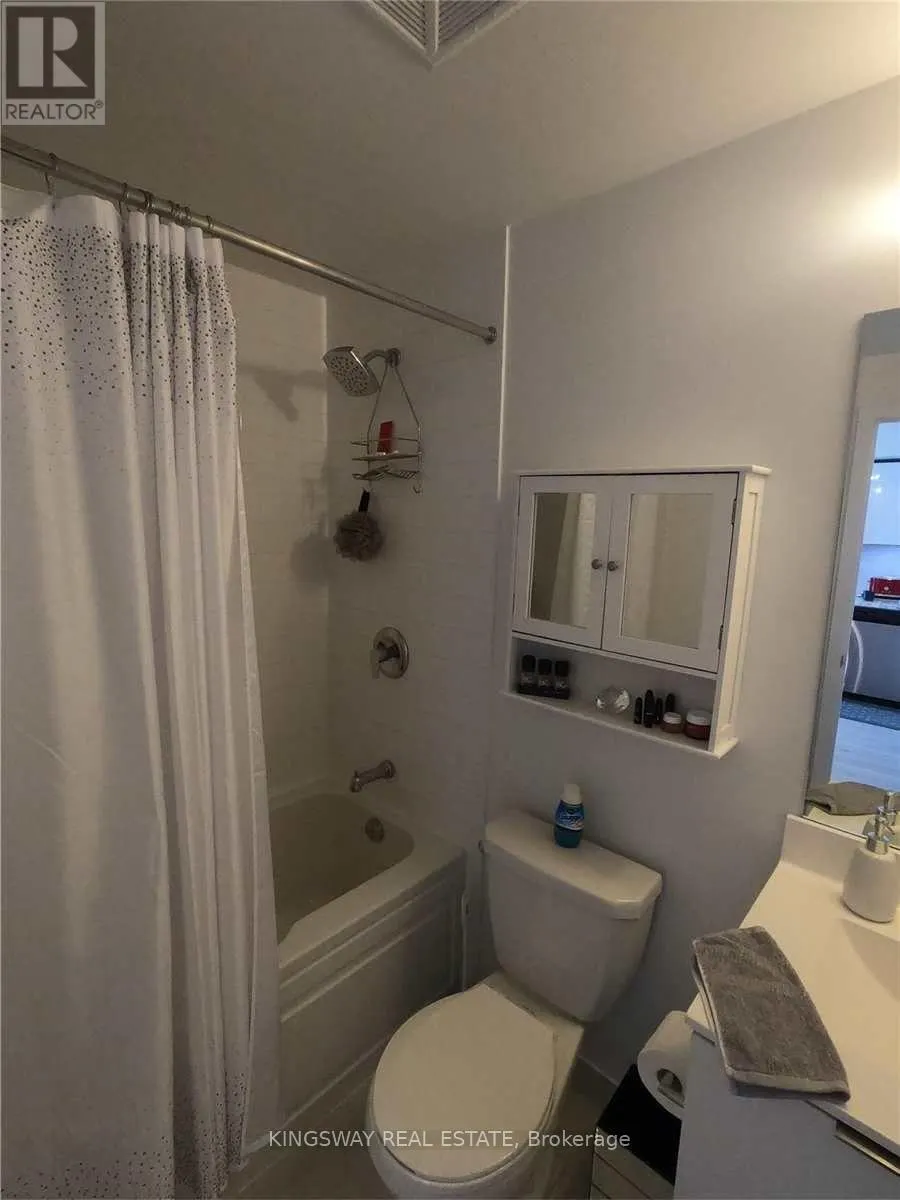 2519 - 30 SHORE BREEZE DRIVE E