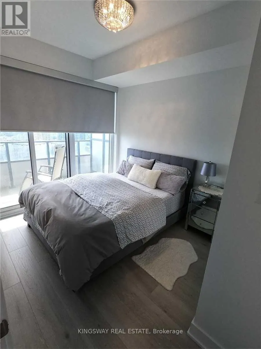 2519 - 30 SHORE BREEZE DRIVE E