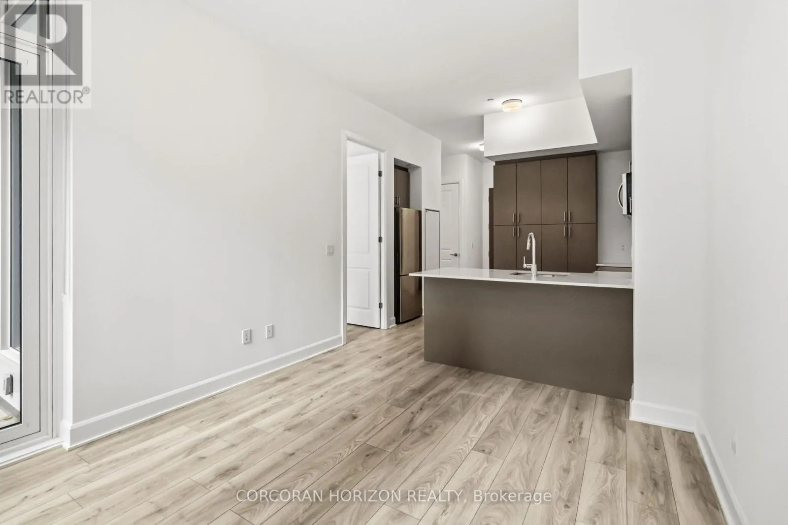 120 - 3240 WILLIAM COLTSON AVENUE