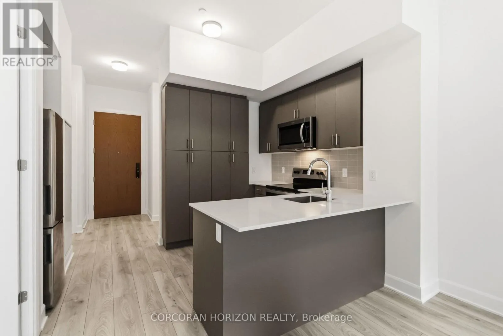 120 - 3240 WILLIAM COLTSON AVENUE