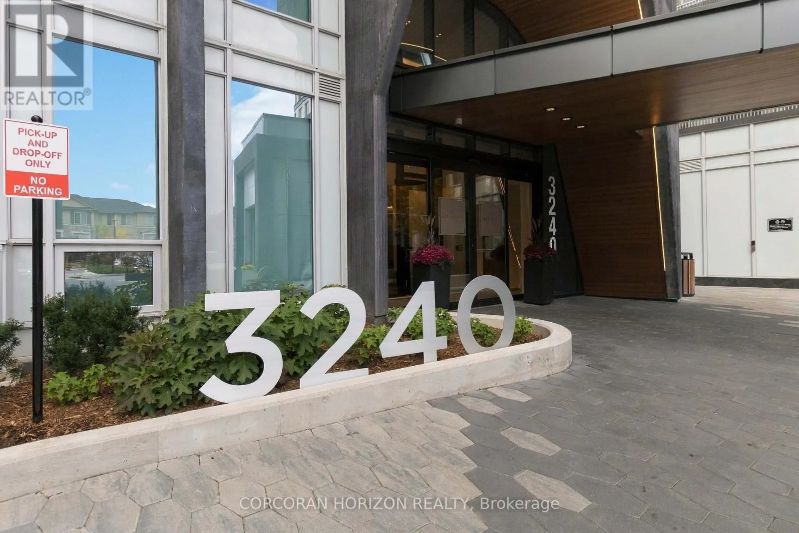 114 - 3240 WILLIAM COLTSON AVENUE