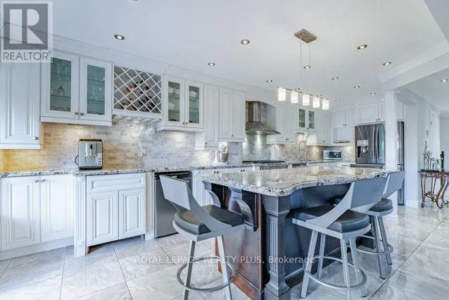 3421 FENWICK CRESCENT