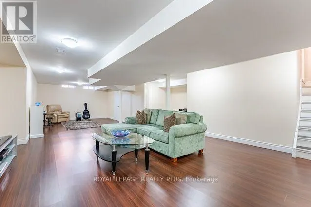 3421 FENWICK CRESCENT