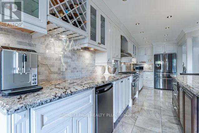 3421 FENWICK CRESCENT
