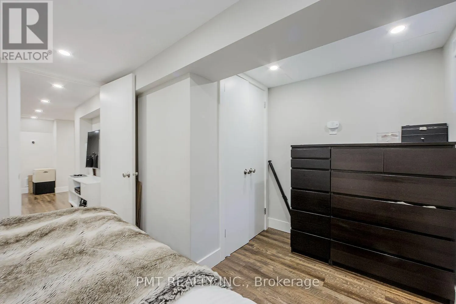 MAIN - 24 EDNA AVENUE