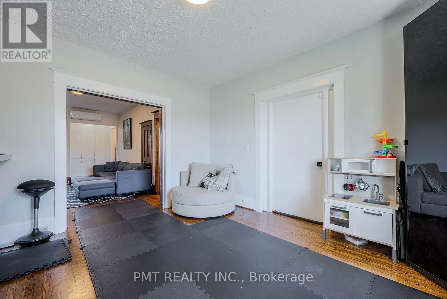 MAIN - 24 EDNA AVENUE