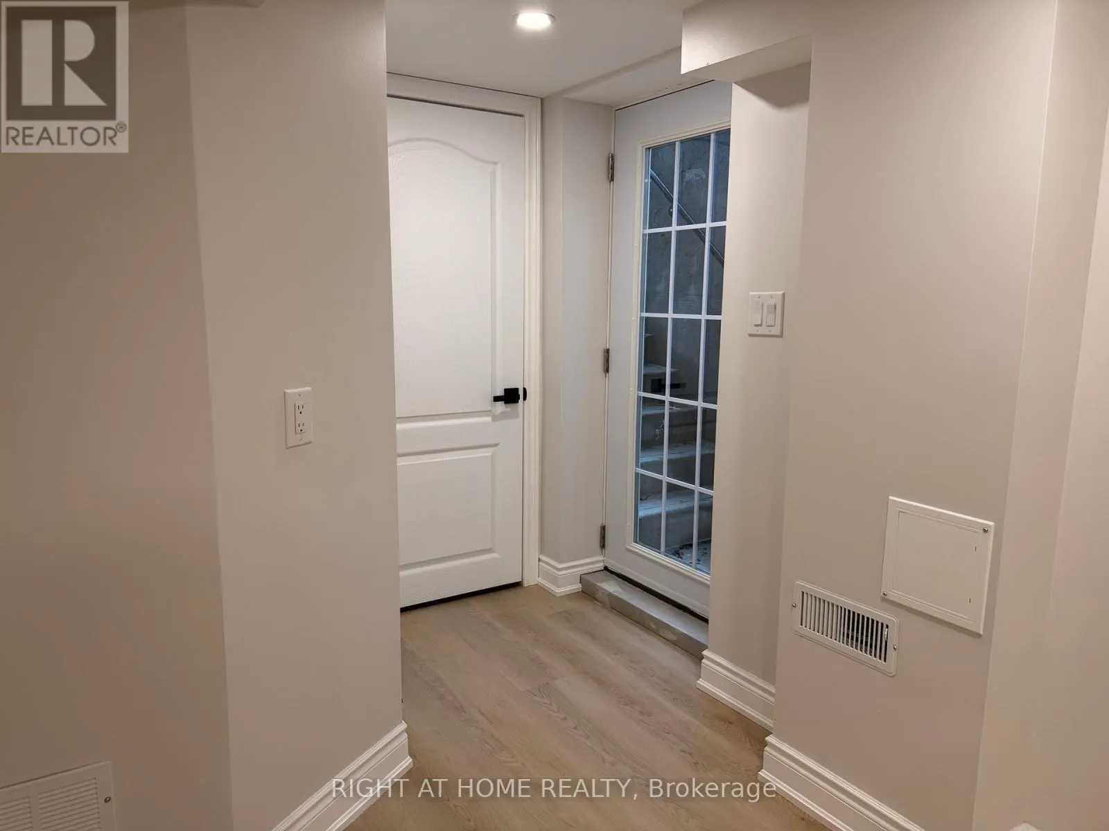 9 CRESTVIEW AVENUE
