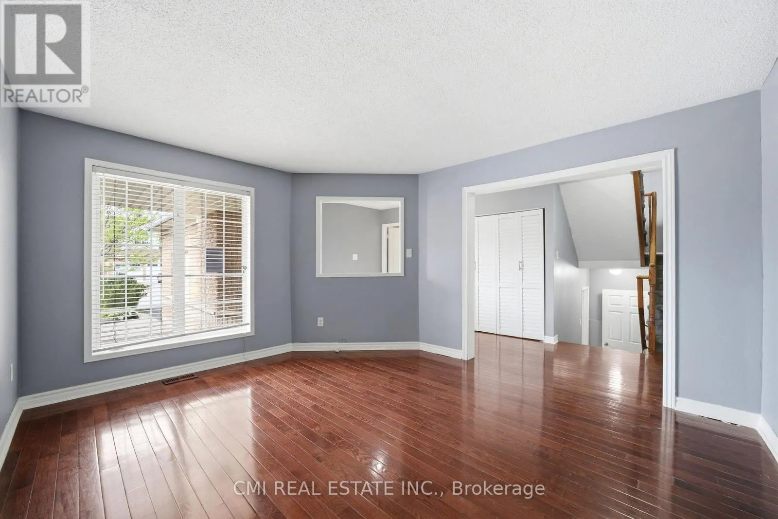 147 PORCHLIGHT ROAD