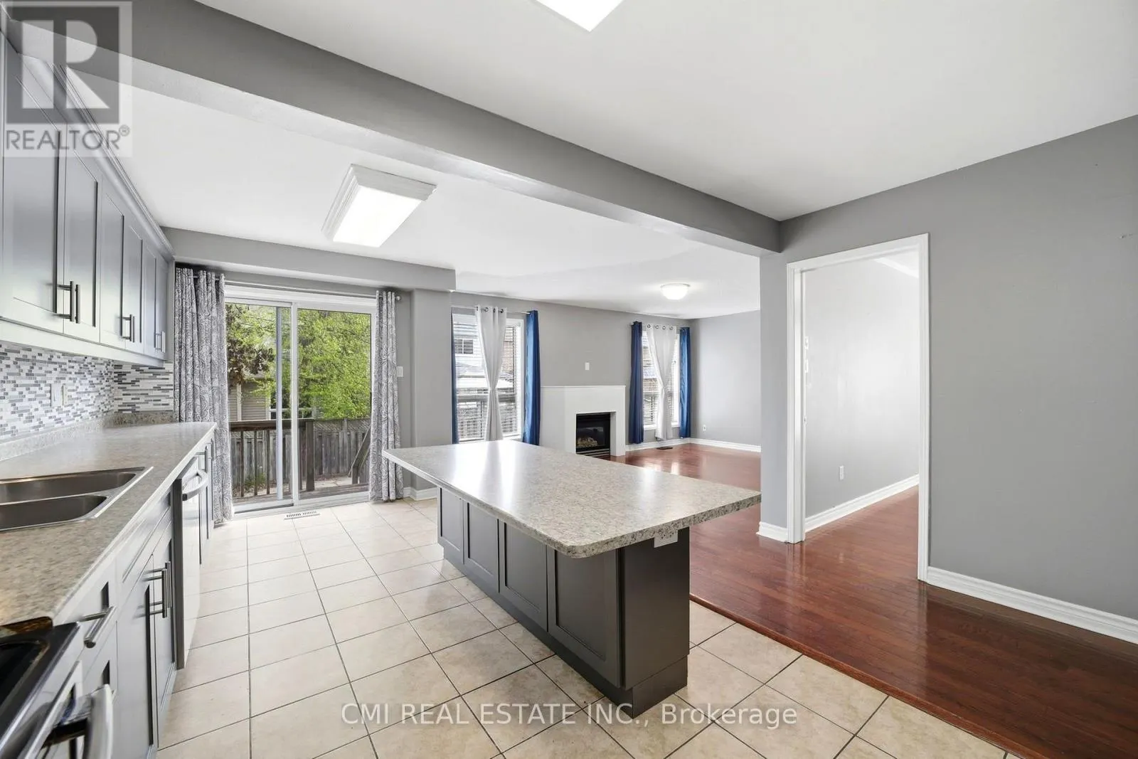 147 PORCHLIGHT ROAD