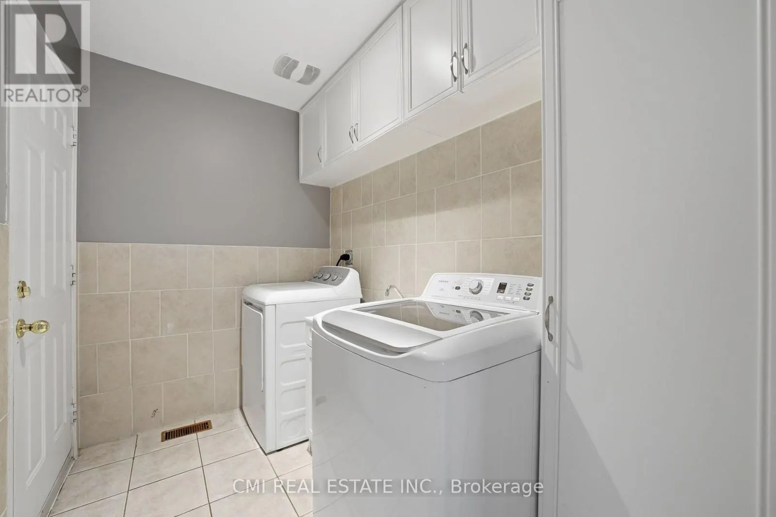 147 PORCHLIGHT ROAD