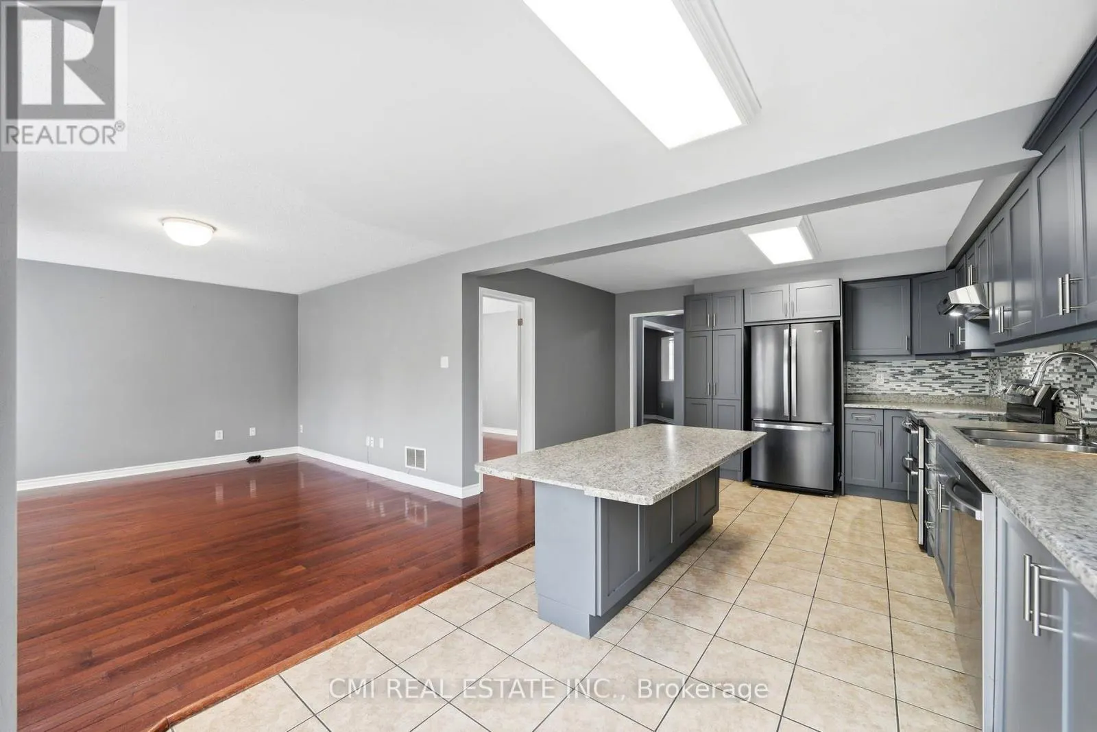 147 PORCHLIGHT ROAD