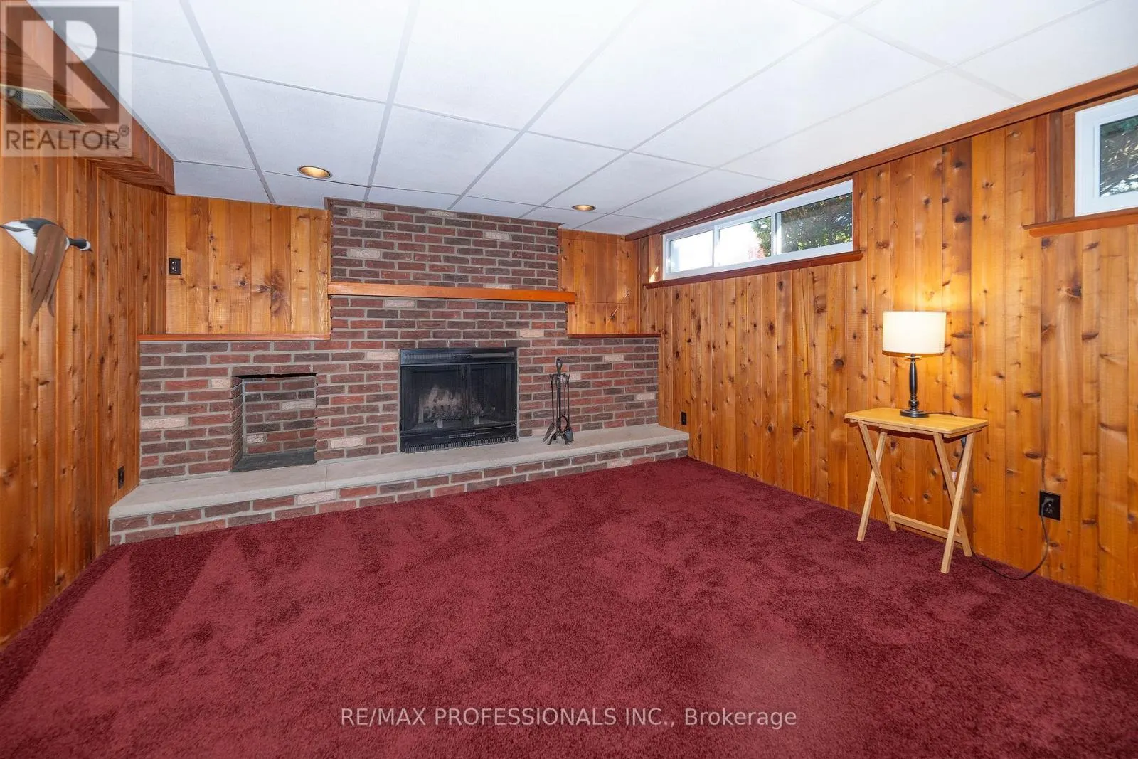 28 CRENDON DRIVE