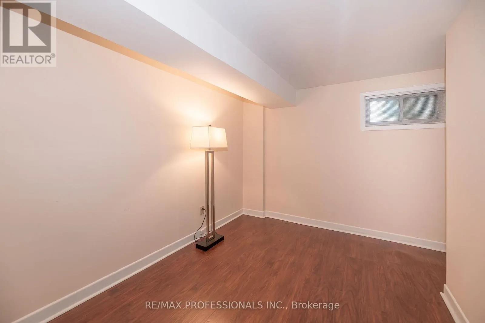 28 CRENDON DRIVE