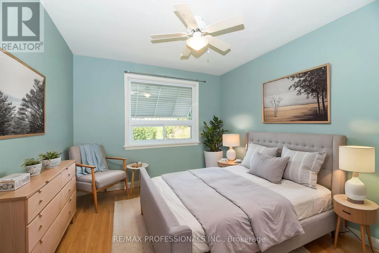 28 CRENDON DRIVE