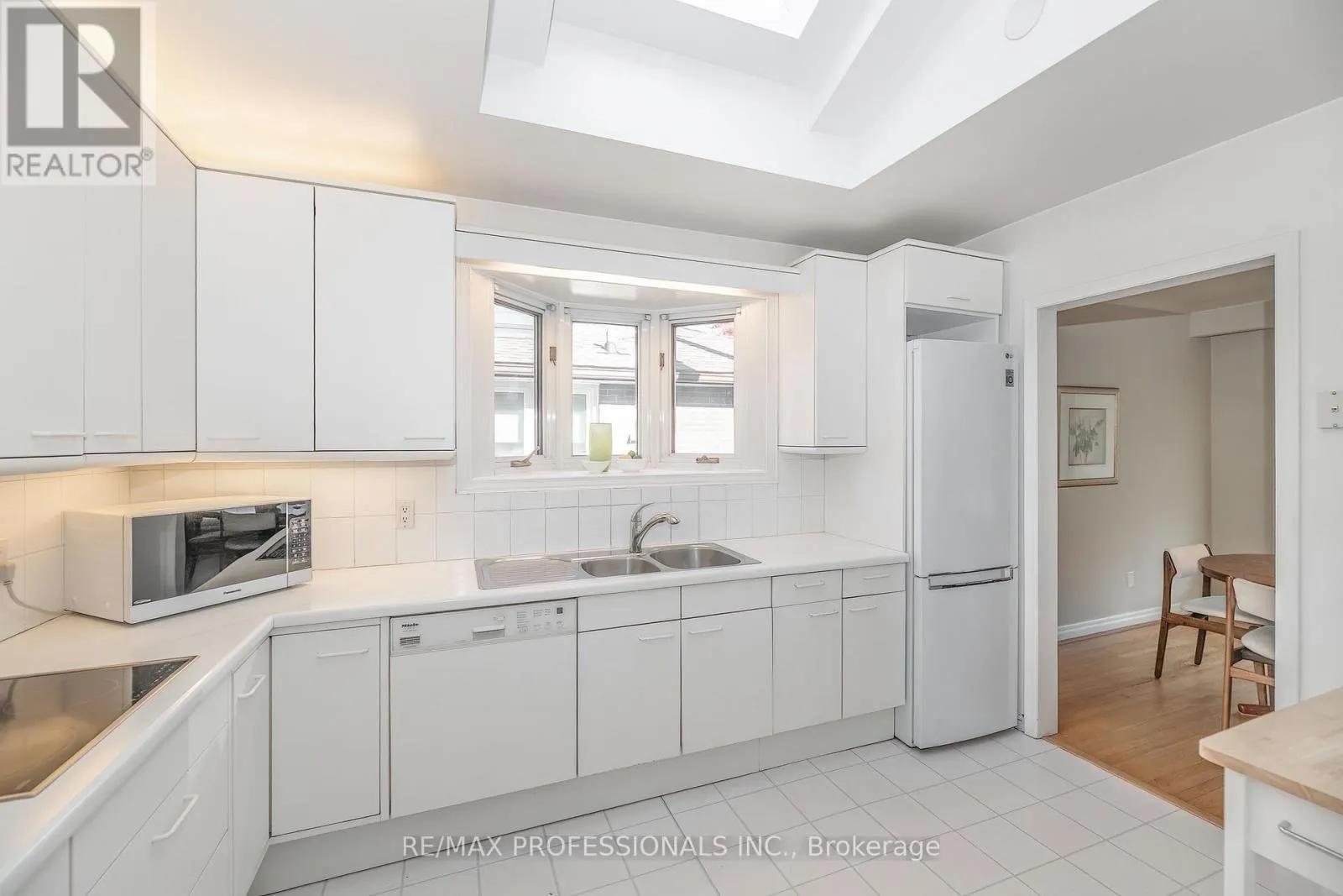 28 CRENDON DRIVE
