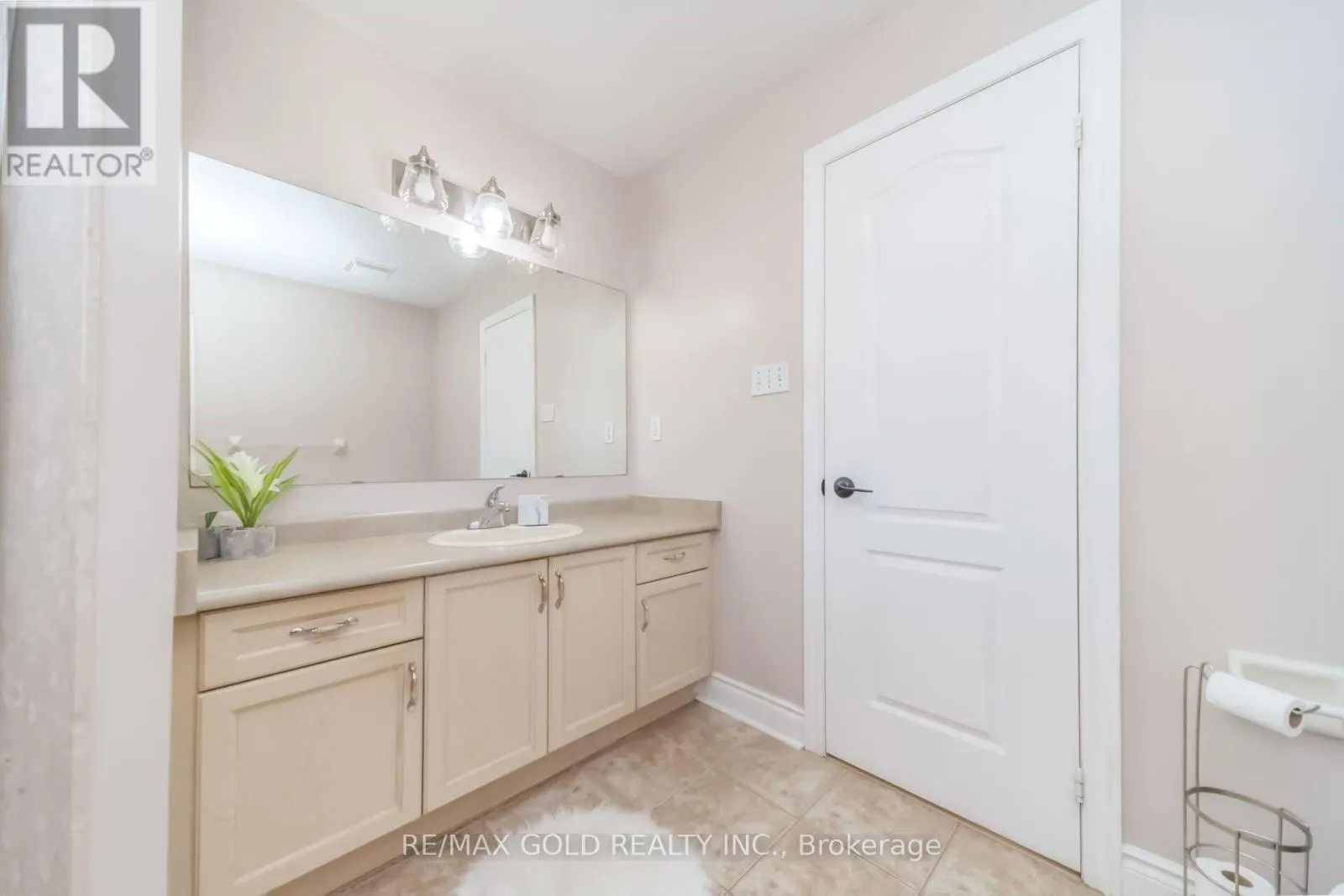 15 NEWARK WAY